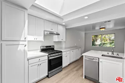 26851 Oak Branch Cir, Newhall, CA 91321 - Photo 1