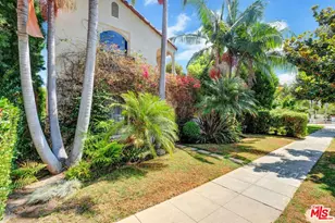 458 Smithwood Dr, Beverly Hills, CA 90212 - Photo 1