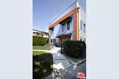 1952 N Beachwood Dr, Los Angeles, CA 90068 - Photo 1