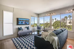 460 Rosecrans Ave, Manhattan Beach, CA 90266 - Photo 1