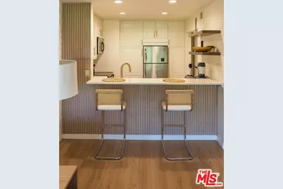 11750 W Sunset Blvd #302, Los Angeles, CA 90049 - Photo 1