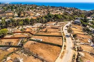 646 Las Lomas Ave, Pacific Palisades, CA 90272 - Photo 1