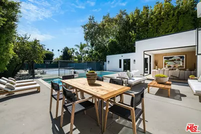 707 N Crescent Dr, Beverly Hills, CA 90210 - Photo 1