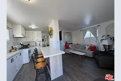 11617 Washington Pl, Los Angeles, CA 90066 - Photo 1