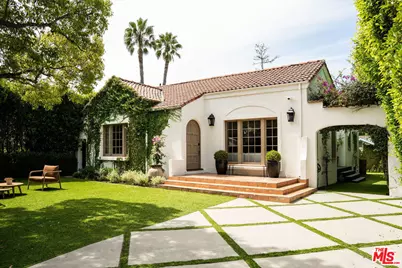 911 S Tremaine Ave, Los Angeles, CA 90019 - Photo 1