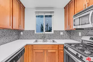 1837 N La Brea Ave, Los Angeles, CA 90046 - Photo 1