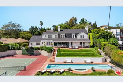 220 Bentley Cir, Los Angeles, CA 90049 - Photo 1