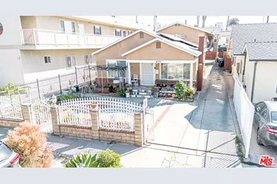 432 N Harvard Blvd, Los Angeles, CA 90004 - Photo 1