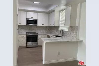 6922 Knowlton Pl #201, Los Angeles, CA 90045 - Photo 1
