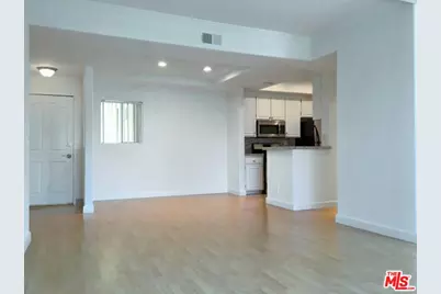 14430 Benefit St #104, Sherman Oaks, CA 91423 - Photo 1