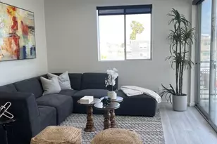 124 S Croft Ave, Los Angeles, CA 90048 - Photo 1