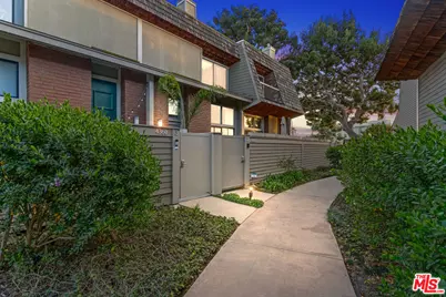4360 Glencoe Ave #2, Marina del Rey, CA 90292 - Photo 1