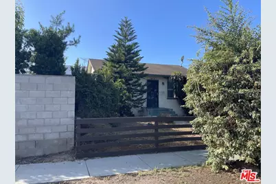 780 E Walton St, Signal Hill, CA 90755 - Photo 1