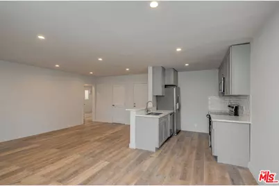 314 S Oxford Ave #7, Los Angeles, CA 90020 - Photo 1