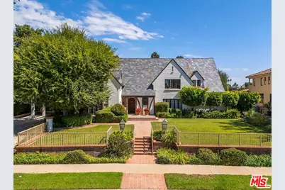 138 S Hudson Pl, Los Angeles, CA 90004 - Photo 1