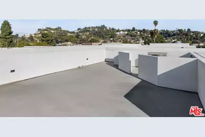 2498 W Shenyad Ct, Los Angeles, CA 90065 - Photo 1