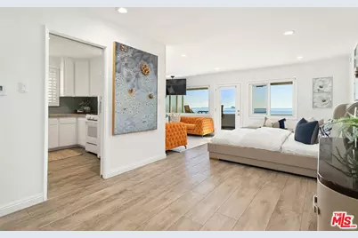 28 5th Pl, Long Beach, CA 90802 - Photo 1