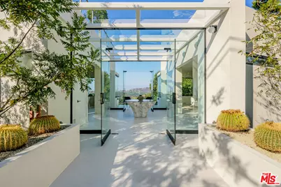 8896 Lookout Mountain Ave, Los Angeles, CA 90046 - Photo 1