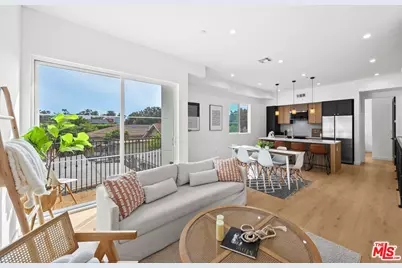 2326 S Dunsmuir Ave, Los Angeles, CA 90016 - Photo 1