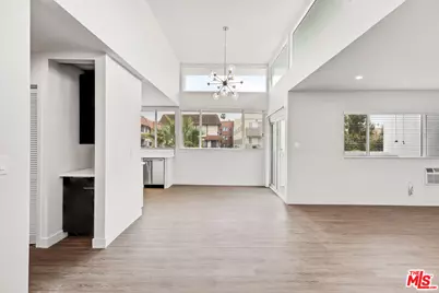 1117 S Bronson Ave #7, Los Angeles, CA 90019 - Photo 1