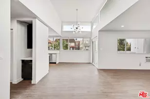 1117 S Bronson Ave, Los Angeles, CA 90019 - Photo 1