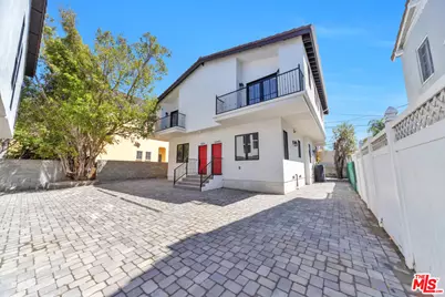 1022 S Masselin Ave, Los Angeles, CA 90019 - Photo 1