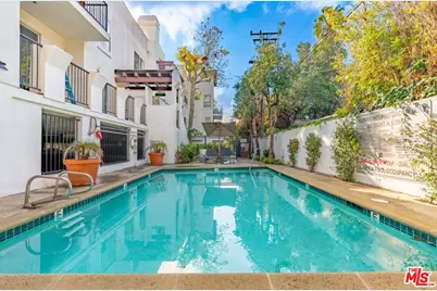 1031 N Crescent Heights Blvd #2D, West Hollywood, CA 90046 - Photo 1