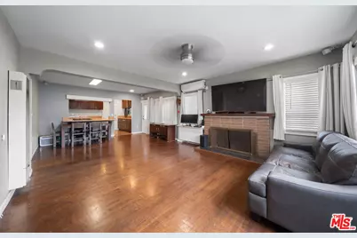 1106 S New Hampshire Ave, Los Angeles, CA 90006 - Photo 1