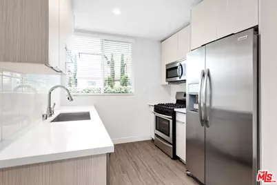 1117 S Bronson Ave #10, Los Angeles, CA 90019 - Photo 1
