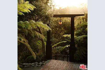 37 Haldeman Rd, Los Angeles, CA 90402 - Photo 1
