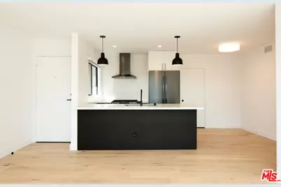 2811 3rd St #1, Santa Monica, CA 90405 - Photo 1