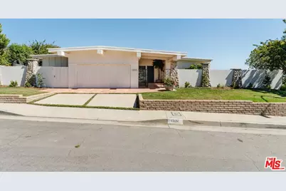 1300 Duende Ln, Pacific Palisades, CA 90272 - Photo 1