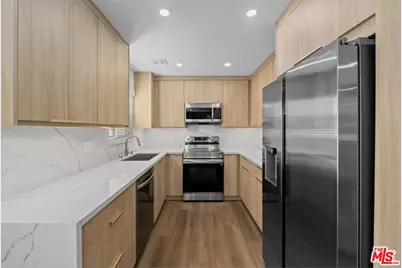 2449 N Beachwood Dr #9, Los Angeles, CA 90068 - Photo 1