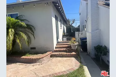 8920 Villanova Ave, Los Angeles, CA 90045 - Photo 1