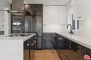 153 S Palm Dr, Beverly Hills, CA 90212 - Photo 1