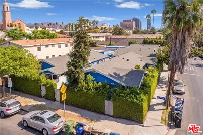 6685 De Longpre Ave, Los Angeles, CA 90028 - Photo 1