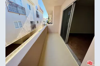 11727 Mayfield Ave #7, Los Angeles, CA 90049 - Photo 1