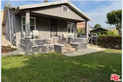 1302 N Chester Ave, Inglewood, CA 90302 - Photo 1