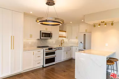 970 Palm Ave #306, West Hollywood, CA 90069 - Photo 1