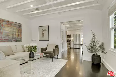 5143 La Vista Ct, Los Angeles, CA 90004 - Photo 1