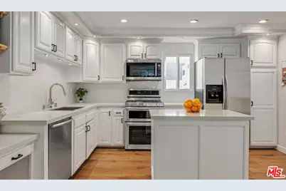 17219 Palisades Cir, Pacific Palisades, CA 90272 - Photo 1