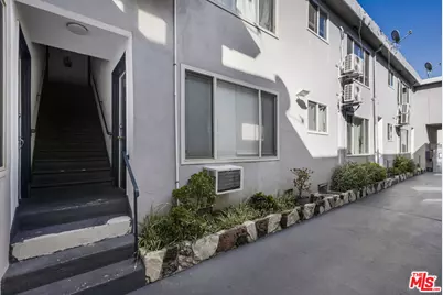 925 N Curson Ave #8, West Hollywood, CA 90046 - Photo 1
