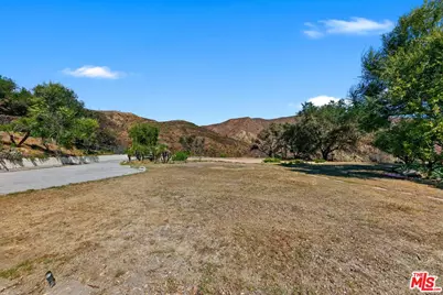 20725 Rockcroft Dr, Malibu, CA 90265 - Photo 1