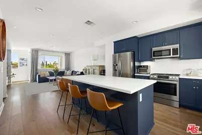 13151 Victory Blvd, Van Nuys, CA 91401 - Photo 1