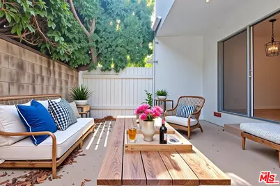 1814 9th St #103, Santa Monica, CA 90404 - Photo 1