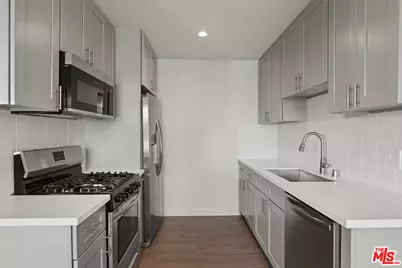 1117 S Bronson Ave #6, Los Angeles, CA 90019 - Photo 1