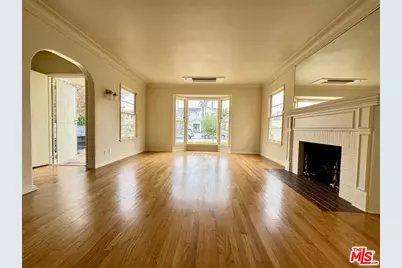 632 N Harper Ave, Los Angeles, CA 90048 - Photo 1