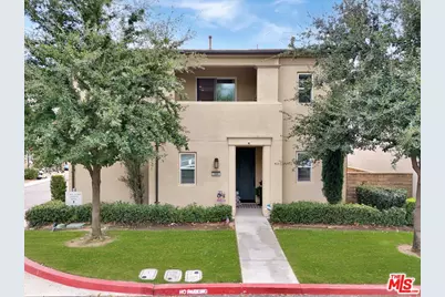 21990 Moveo Dr, Santa Clarita, CA 91350 - Photo 1