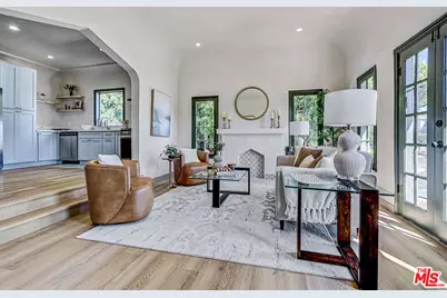 1801 S Sycamore Ave, Los Angeles, CA 90019 - Photo 1