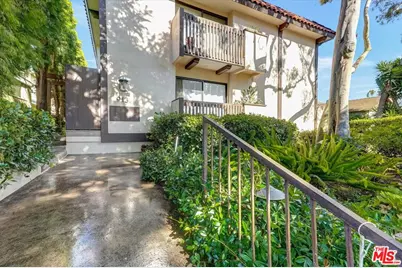 913 17th St #2, Santa Monica, CA 90403 - Photo 1